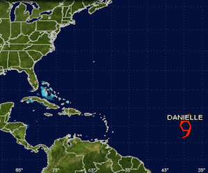 Huracán Danielle se debilita en el Atlántico