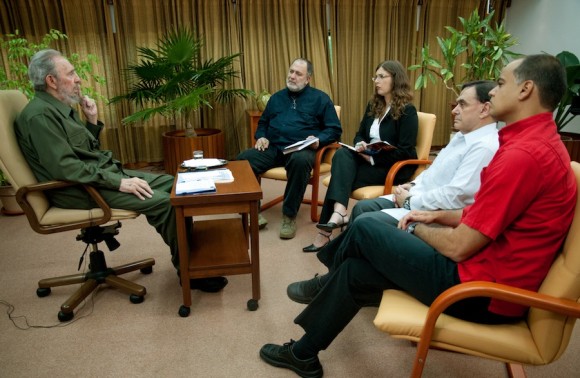 Fidel Castro con periodistas venezolanos. Foto: Roberto Chile