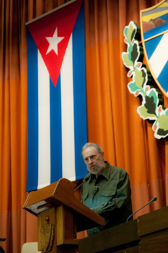 Fidel en la Asamblea. Foto: Roberto Chile
