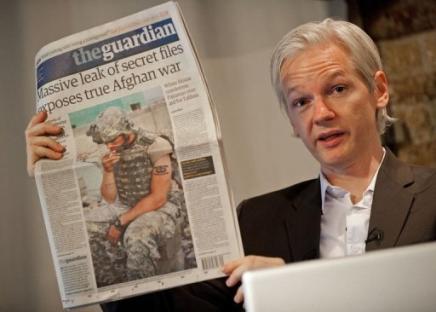 Julian Assange, fundader de Wikileaks en Londres. Foto: AFP