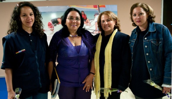 Brigadistas de la "Moto Méndez", con Marcia Cobas (segunda de izquierda a derecha), viceministra de Salud Pública. Foto: Roberto Chile