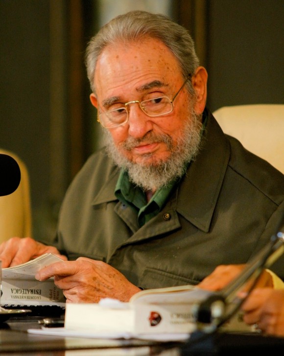 Fidel Castro en el Aula Magna de la Universidad de La Habana. Foto: Alex Castro