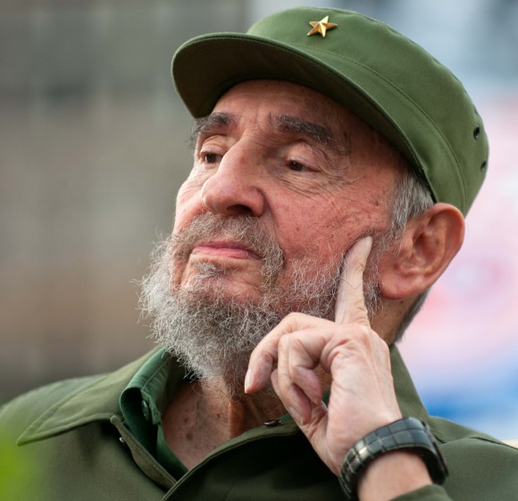 Fidel en el acto por el aniversario de los CDR. Foto: Roberto Chile