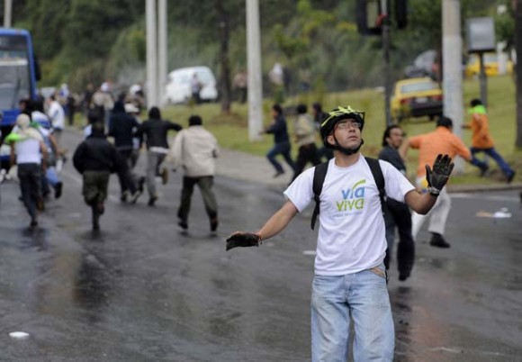 ECUADOR-UPRISING-POLICE-PROTEST-CORREA-POLICIA-PROTESTA