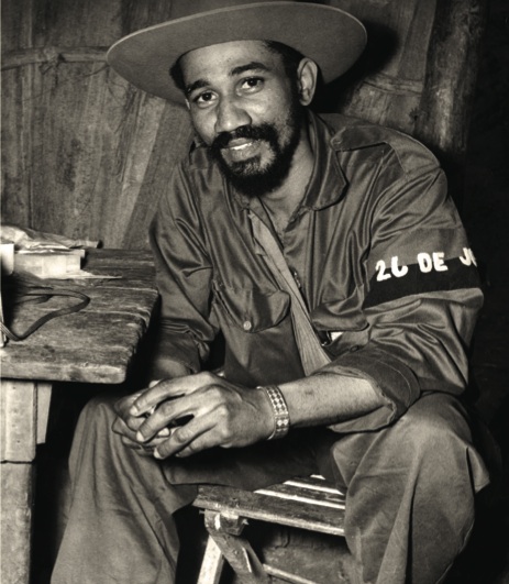 El comandante Juan Almeida Bosque, jefe del Tercer Frente Oriental Mario Muñoz Monroy.