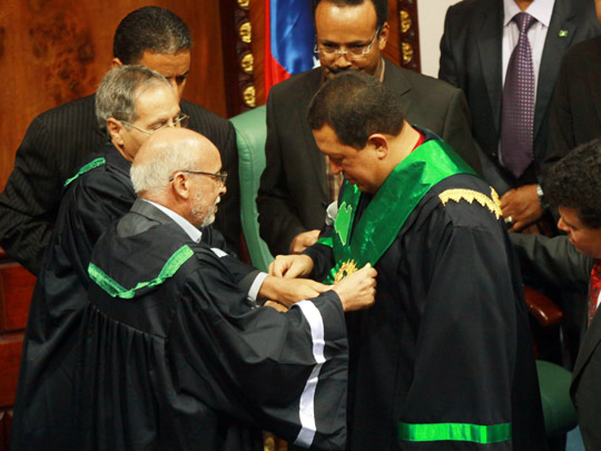 Conceden Doctorado Honoris Causa al presidente Chávez en la Academia de Trípoli