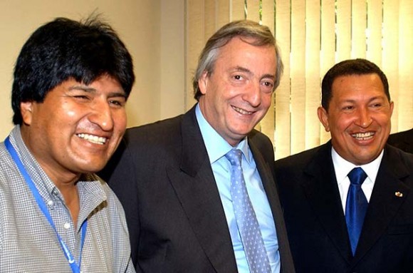 Con Evo y Chávez.