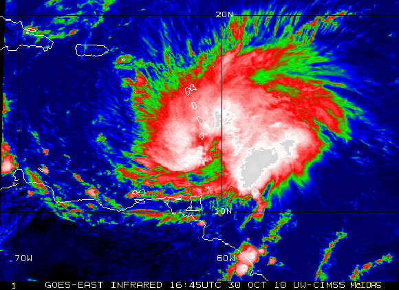 Imagen del satélite infrarrojo, Huracán Tomas (NOAA)