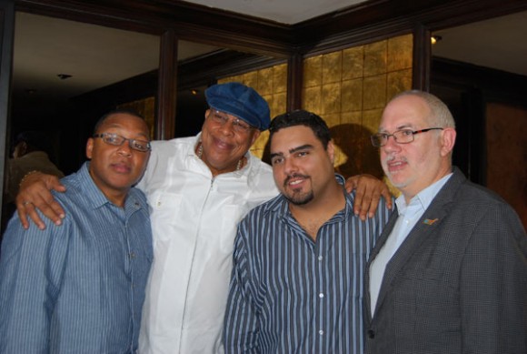 Marsalis junto a Chucho Valdés, el destacado músico puertorriqueño Calos Enrique  y el Director de la JLCO, Adrian Ellis