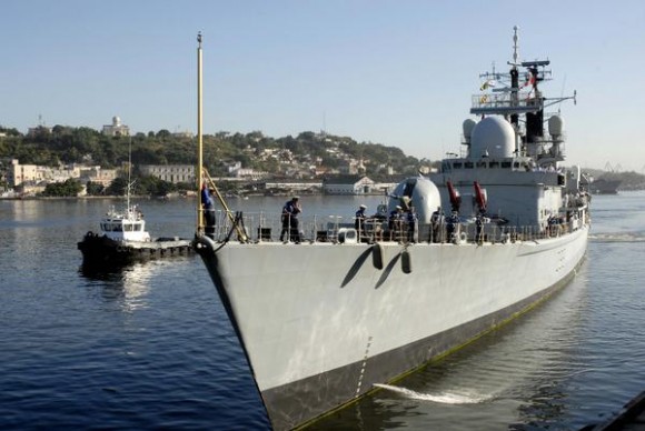 El Buque de la Armada Inglesa "Manchester", arribó al puerto de La Habana, Cuba, el 15 de noviembre de 2010.  AIN FOTO/Omara GARCIA MEDEROS