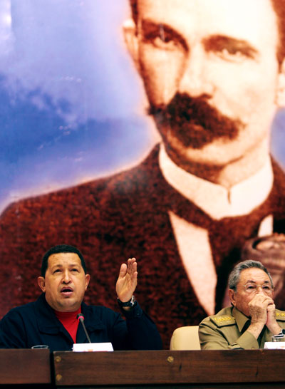 Raúl y Chávez en el Palacio de las Convenciones. Foto: Prensa Presidencial Venezuela