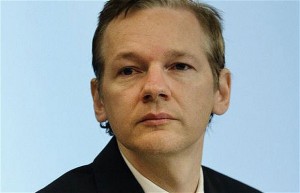 Abogada de Assange dice EEUU le presentará cargo por espionaje