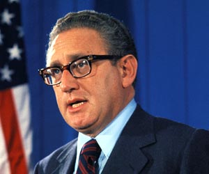 Kissinger propone reunión de socios de EEUU tras muerte de Kim Jong-Il  