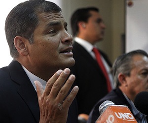 Correa convoca a erradicar el analfabetismo con sistema cubano
