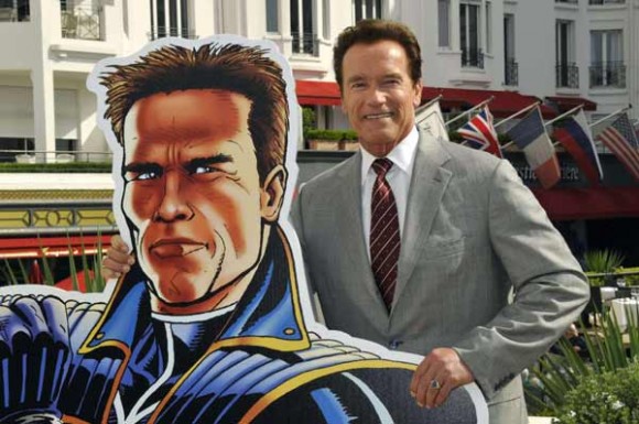 El ex gobernador de California, Arnold Schwarzenegger posa durante el photocall de la serie de televisión animada "El Governator" durante el año MIPTV, el Mercado Internacional de Programas de Televisión, en Cannes, sureste de Francia, 4 de abril de 2011. (Xinhua / Reuters)