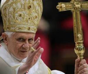 Papa Benedicto XVI pide cese de violencia en Medio Oriente en su mensaje de Navidad