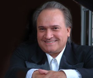 Frank Fernández actuará hoy con la sinfónica de Holguín