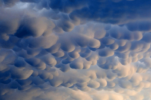 Nuves mammatus en una severa tormenta al norte de Oklahoma