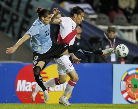  Perú y Uruguay empatan sin goles después de 40 minutos de su partido por las semifinales de la Copa América. Foto: AFP