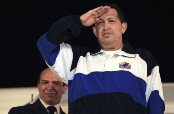 Hugo Chávez a su llegada a Caracas. Foto: Ismael Francisco, Prensa Latina