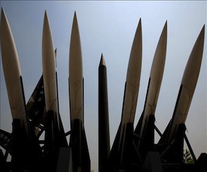 Irán lanza con  éxitos dos misiles, de corto y largo alcance