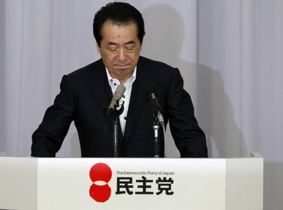 naoto_kan_presenta_dimision_primer_ministro_japon
