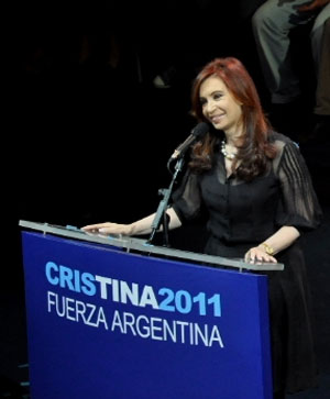 Cristina habla al pueblo argentino después de anunciado su triunfo electoral. Foto: Kaloian