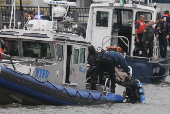 Un helicoptero Bell 260 con 5 personas abordo se estrelló en el Río Este de Nueva York.