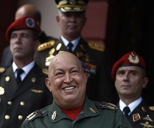 Chávez confirma en Twitter que regresa hoy al país