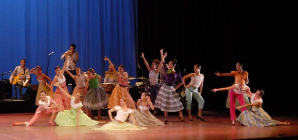 Obras emblemáticas del Ballet Lizt Alfonso, en su 20 aniversario en escena, en el Karl Marx, en La Habana, Cuba, el 28 de octubre de 2011. AIN FOTO/ Tony HERNÁNDEZ MENA