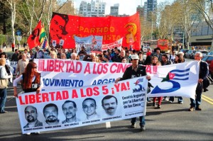 manifestacion-en-argentina-por-los-cinco-5