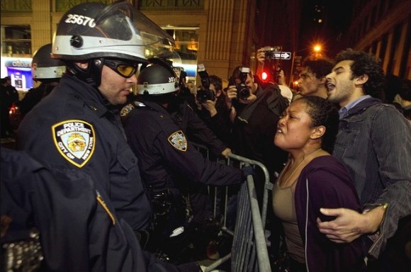 Desalojo a Occupy Wall Street en Nueva York. Foto: The Wall Street Journal