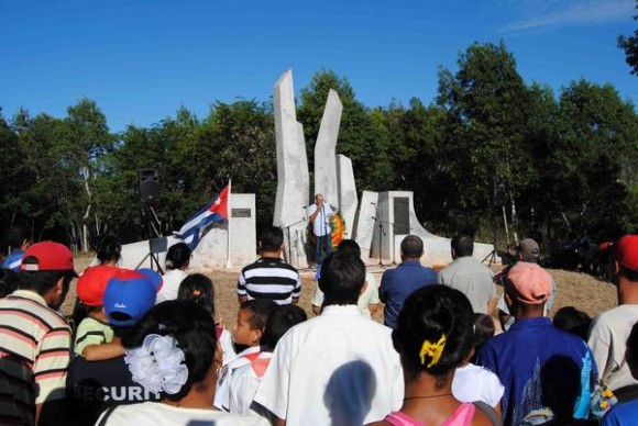 onmemoran en Alegría de Pío el primer combate del ejercito rebelde el 5 de diciembre de 1956, en Niquero, Granma, Cuba, el 5 de diciembre de 2011. AIN FOTO/Armando Ernesto CONTRERAS TAMAYO/