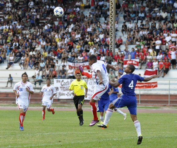 Fútbol: Cuba y Costa Rica. Foto: Kaloian