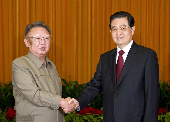 El líder de Corea del Norte, Kim Jong Il, se reunió con su homólogo chino, Hu Jintao, en mayo de 2011