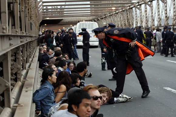 Más de 700 personas fueron arrestadas el 1 de octubre en el puente de Brooklyn, Nueva York.