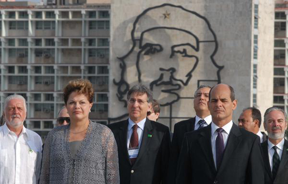 Dilma Rousseff rinde homenaje a José Martí. Foto: Omara García Mederos/AIN