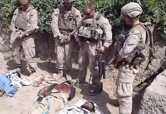 Marines orinando sobre cadáveres de talibanes (ampliación)