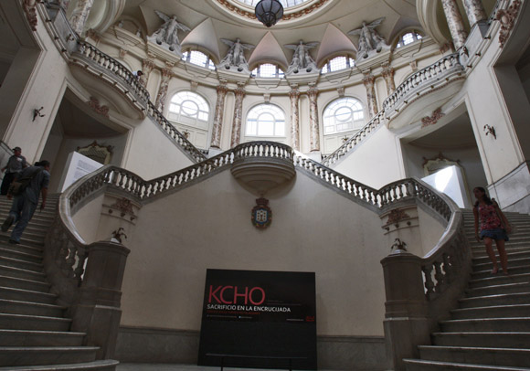 Exposición de Kcho en el Gran Teatro de La Habana. Foto: Ismael Francisco