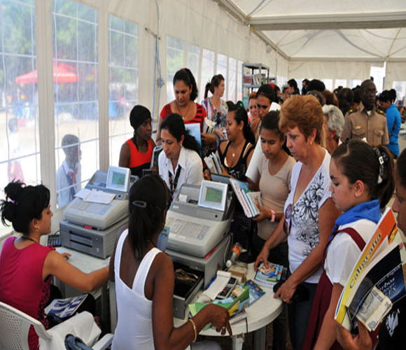 Feria del Libro de Cuba cierra primera etapa con más de 270.000 visitantes (+ Fotos y Video)