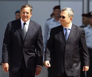 Leon Panetta (Izquierda) y Ehud Barak