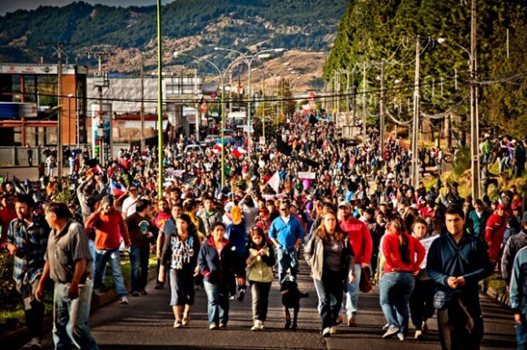 Tras varios días, las protestas fueron retomadas en Aysén luego de que el gobierno condicionara el inicio del diálogo al fin total de los bloqueos parciales de las rutas que se llevan adelante desde el inicio de las manifestaciones el 12 de febrero.