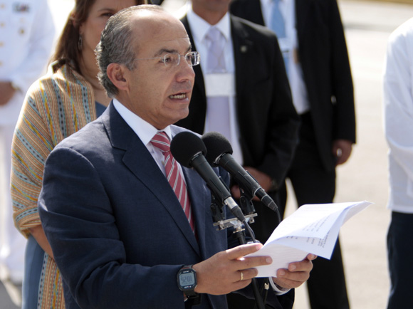 Declaraciones a la prensa de Felipe Calderón, presidente de México, en el aeropuerto Jóse Marti. Foto: Ismael Francisco/Cubadebate.