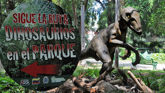 Dinosaurios en La Habana. Foto: Ismael Francisco/ Cubadebate
