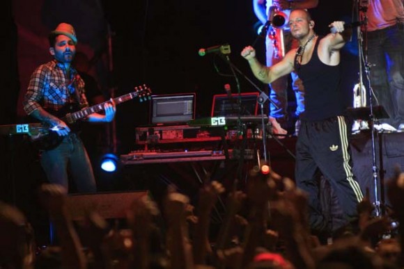  Calle 13 hizo vibrar al público presente en el concierto que tuvo lugar en el Paseo Los Próceres, en Caracas. Foto: AVN