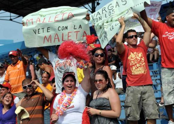 El equipo de Matanzas igualó a dos la serie de play off occidental frente a Industriales, al derrotarlo cuatro carreras por dos, en el estadio Latinoamericano, en La Habana. Foto: Marcelino Vázquez Hernández/AIN