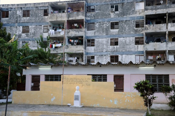 Concierto en Moro-Portocarrero, una localidad de Mantilla, La Habana. Foto: Silvio Rodríguez