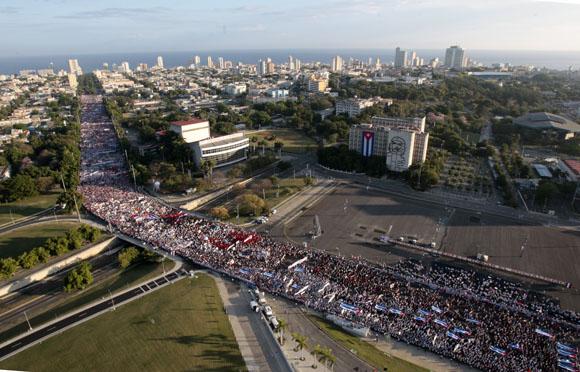 Desfile por el Primero de Mayo. Foto: Ismael Francisco/Cubadebate