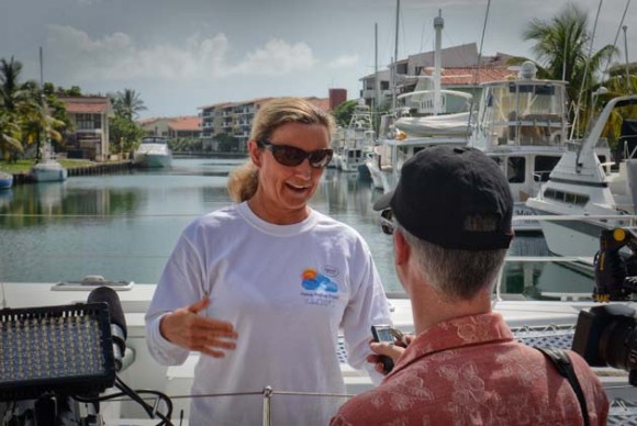  La nadadora Penny Palfrey se disponía a lograr un récord al cruzar el estrecho de la Florida el viernes, una travesía de 166 kilómetros (103 millas) a nado sin ayuda que pone a prueba los límites de la resistencia humana y la voluntad del alta mar. Foto: AFP