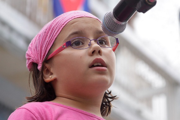 Malva Rodríguez, de 9 años: la invitada más joven en la gira por los barrios Foto: Alejandro Ramírez/Cubadebate